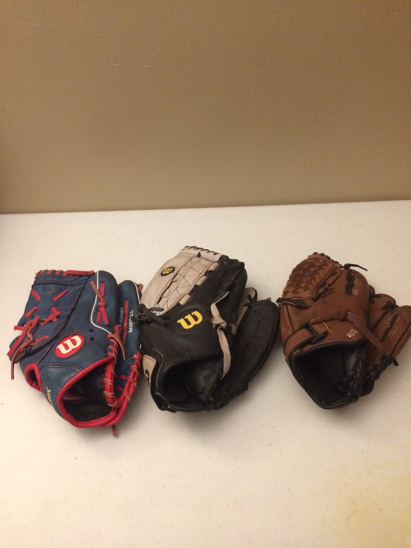 Baseball lot of 3 gloves mizuno wilson little league