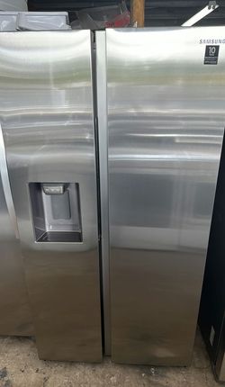Samsung Stainless Steel Fridge with IceMaker