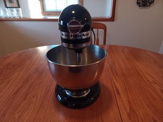 KitchenAid Artisan black stand mixer