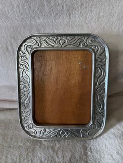 CUADRO ANTIGUO DE STAINLESS A RELIEVE