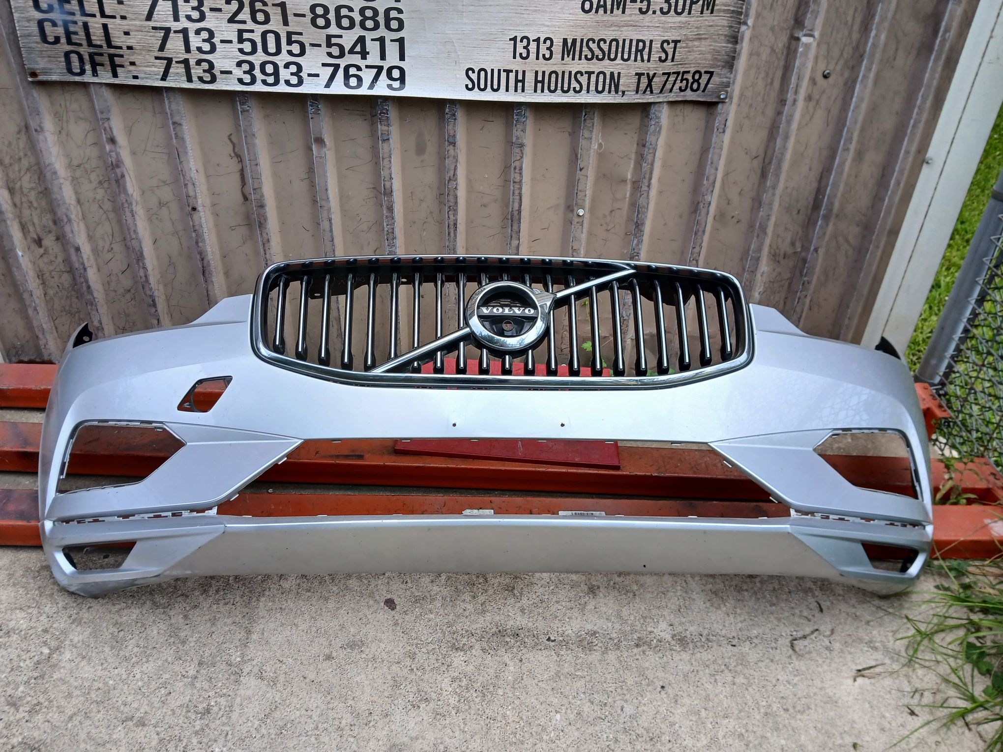 Where To Buy Car Bumpers 2018-2021 Volvo XC60 Front Bumper Used Oem for Sale in Houston, TX