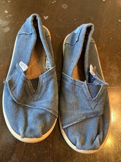 Toms shoes toddler girls size 9