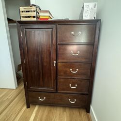 Dresser From Pilgrim Furniture $500 Or Best Offer 