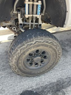 8 Lug 17” Offroad Wheels And Tires