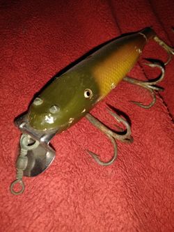 Creek Chub Pikie vintage wood lure glass eyes