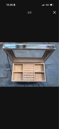 Jewelry case