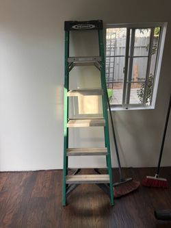 6ft Green Werner Fiberglass Step Ladder