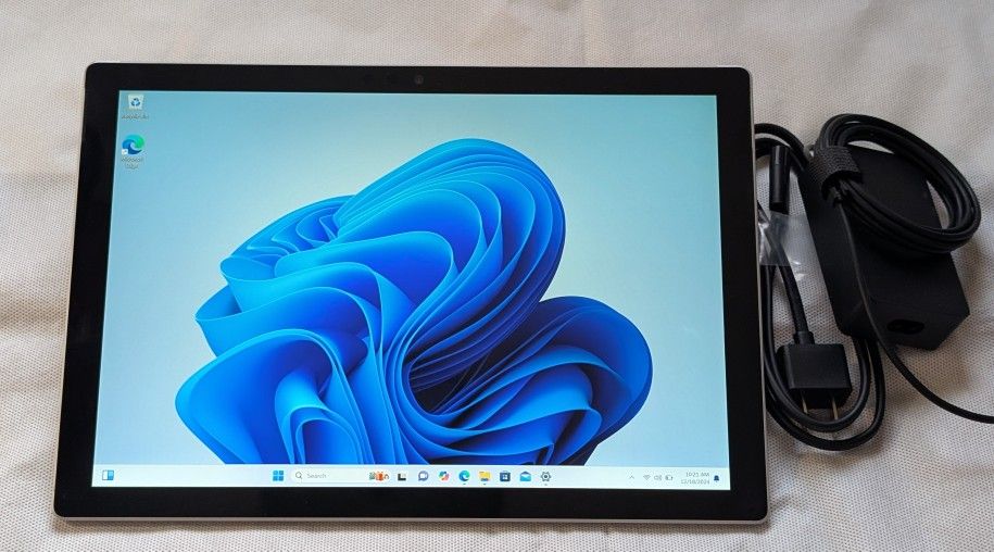 NICE MICROSOFT SURFACE PRO 6 WINDOWS TABLET i5 Processor 8GB RAM