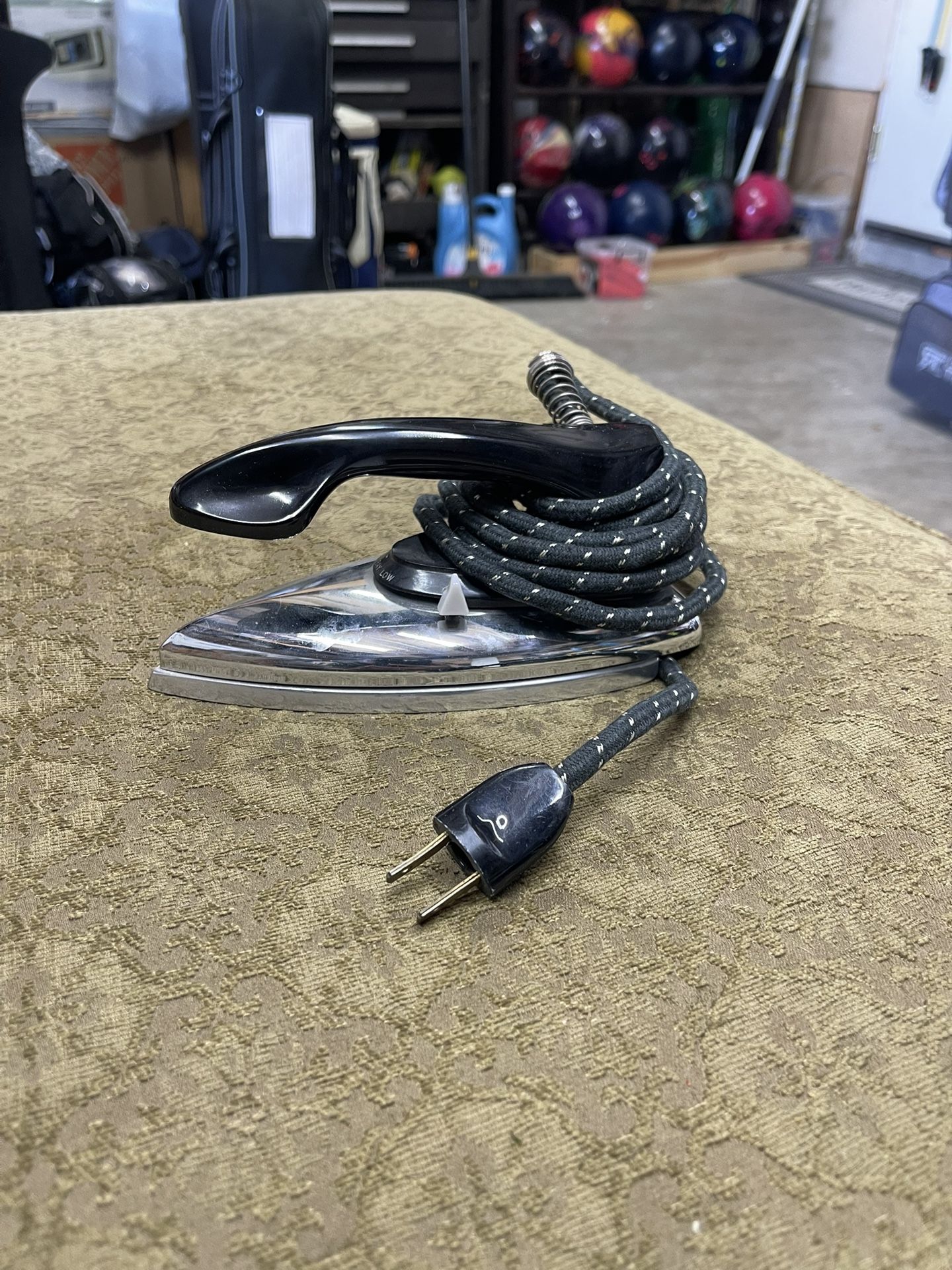 G E Portable Vintage Steam Iron