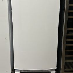 Whirlpool Freezer (Take It Home In Payments/Llevalo A Casa En Pagos)