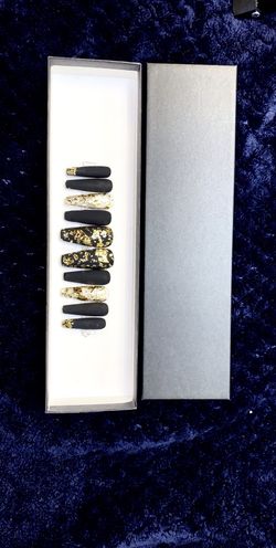 Custom press ons