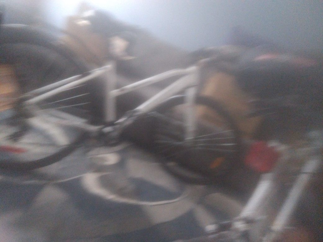 MENS. Bike. I NfI ItH. 7OO