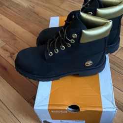 New Kids Timberland size 3 