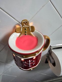 2022 Scentsy Gingerbread Man In Mug Mini Plug Warmer
