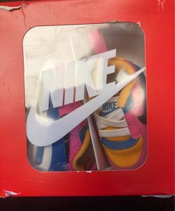 Nike Max 90 Crib Baby Shoes Size 1C Multicolor University Gold Pink C10424-700