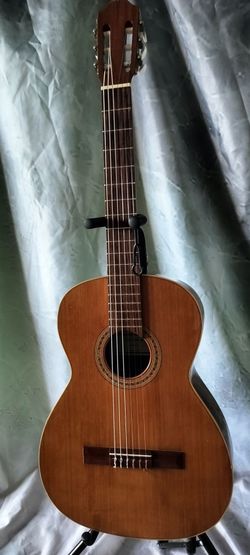 Juan Salvador Model 2 Spanish classical guitar with new bag