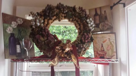 Wine themed decor / as a set