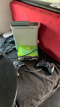 Xbox 360 With Five Games And Two Controllers 