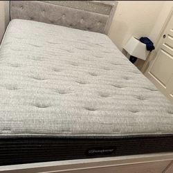 Bed & Beautyrest Mattress 