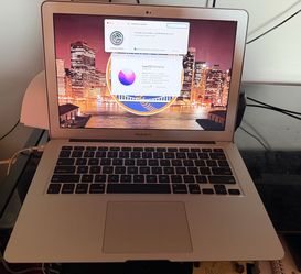 Apple MacBook Air 13-inch 2015