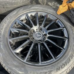 20” Mercedes G550 Stock Wheels And Tires