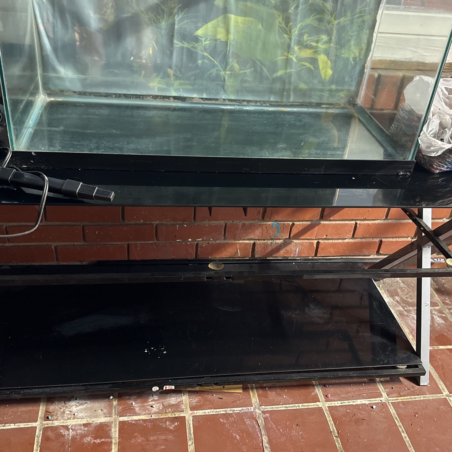 Fish Tank  And Table WithAcuariym  W  Water Filter,decorative Sands And Acuatic Poster