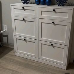Shoe cabinet storage