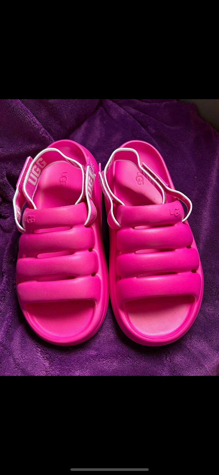 Brand New Women’s Size 8 UGG Yeah Slide $40