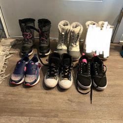 Girls Snow Boots And Shows 