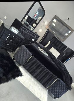 ✨️4pc Queen, King Bedrooms ✨️ Furniture Sectionals, Dining Avail
