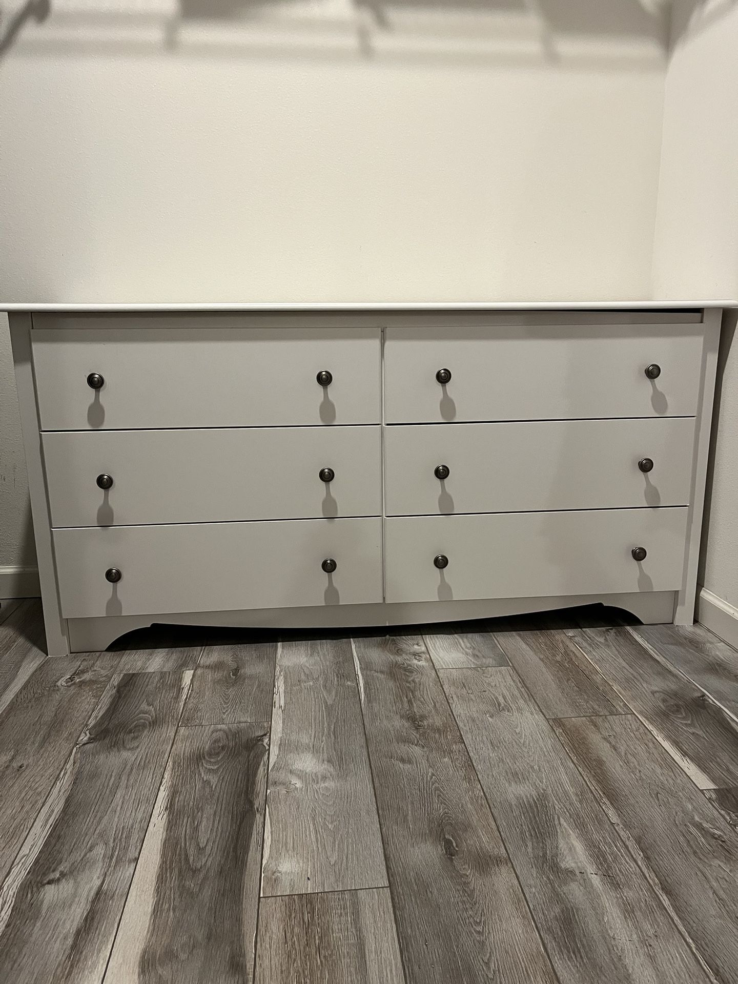 Matching Dresser & Nightstand