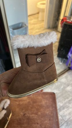 Baby MK boots size 4c