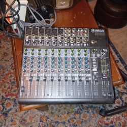 Mackie 1402 10 Channel.Mixer