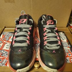 2014 Jordan's CP3 Pink Kicks    Size 6Y