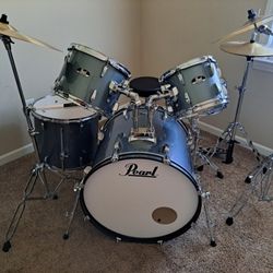 Pearl Roadshow Drums