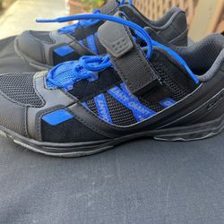 GIANT SOJOURN 1 MENS CYCLING SHOE NEW BLACK Size 9