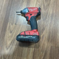 Milwaukee Fuel Drill / Battery 