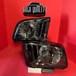 Ford Mustang 2005. 2009 headlights.