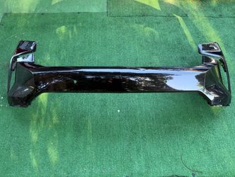Chevrolet Tahoe Suburban Front Bumper Delantero 2021 2022 2023 2024