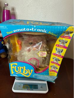 Hasbro Tiger Electronics 2005 Emototronic Furby Cranberry Cookie In Box UNOPENED/UNTESTED (Exceptional attic discovery)