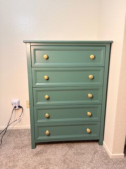 Beautiful green dresser with 5 drawers
