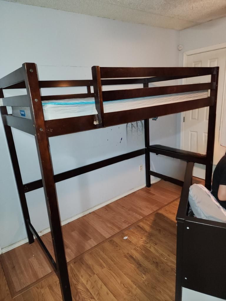 Solid wood Twin bunk bed