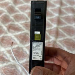 7 Total Square d 15 Amp Breaker 