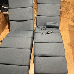 Set of Massage Lounge Chairs (2)