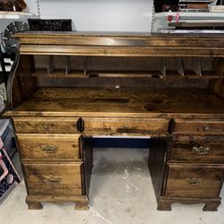 Antique Roll Top Desk in Excellent Condition 