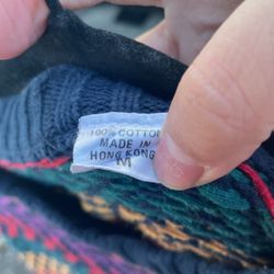 Medium Hong Kong Sweater 