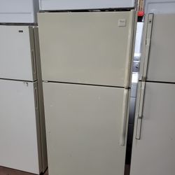 Whirlpool Almond Refrigerator 
