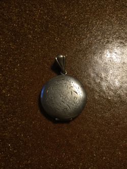 Victorian sterling silver locket nice size