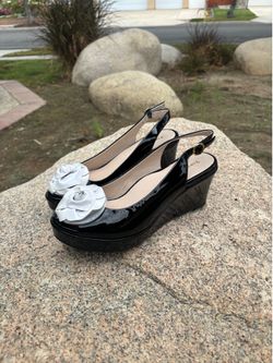 Size 9 Taryn Rose Black Patent Slingback Wedge with White https://offerup.com/redirect/?o=Rmxvd2VyLmxpa2U= new.