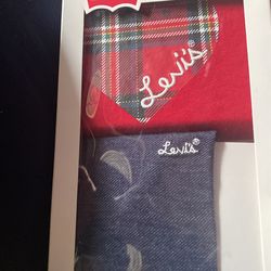 Levi's Pants Fit Two-Piece. 